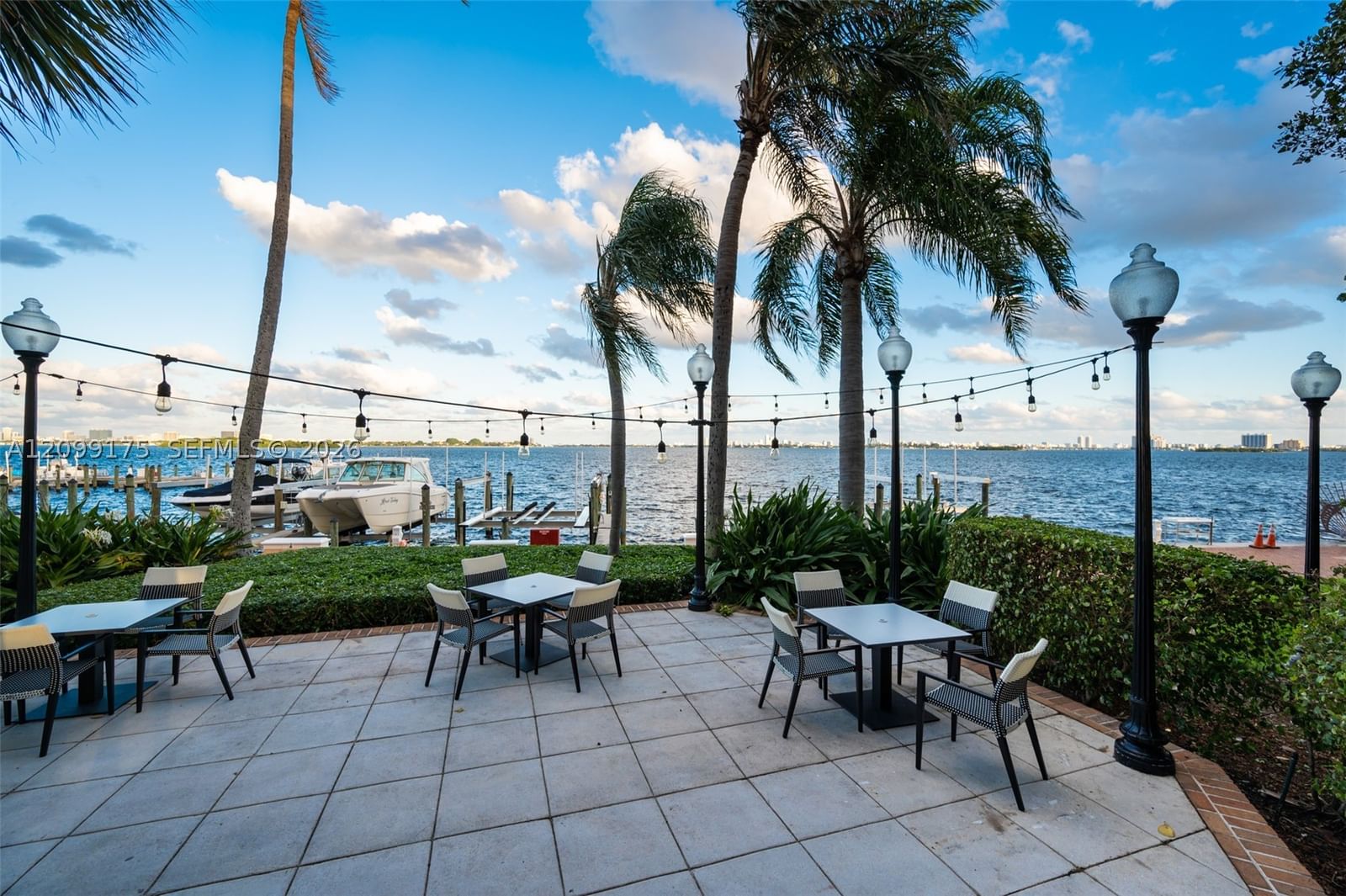 Real estate property located at 4000 Towerside Ter #2107, Miami-dade, The Towers Of Quayside Co, Miami, FL