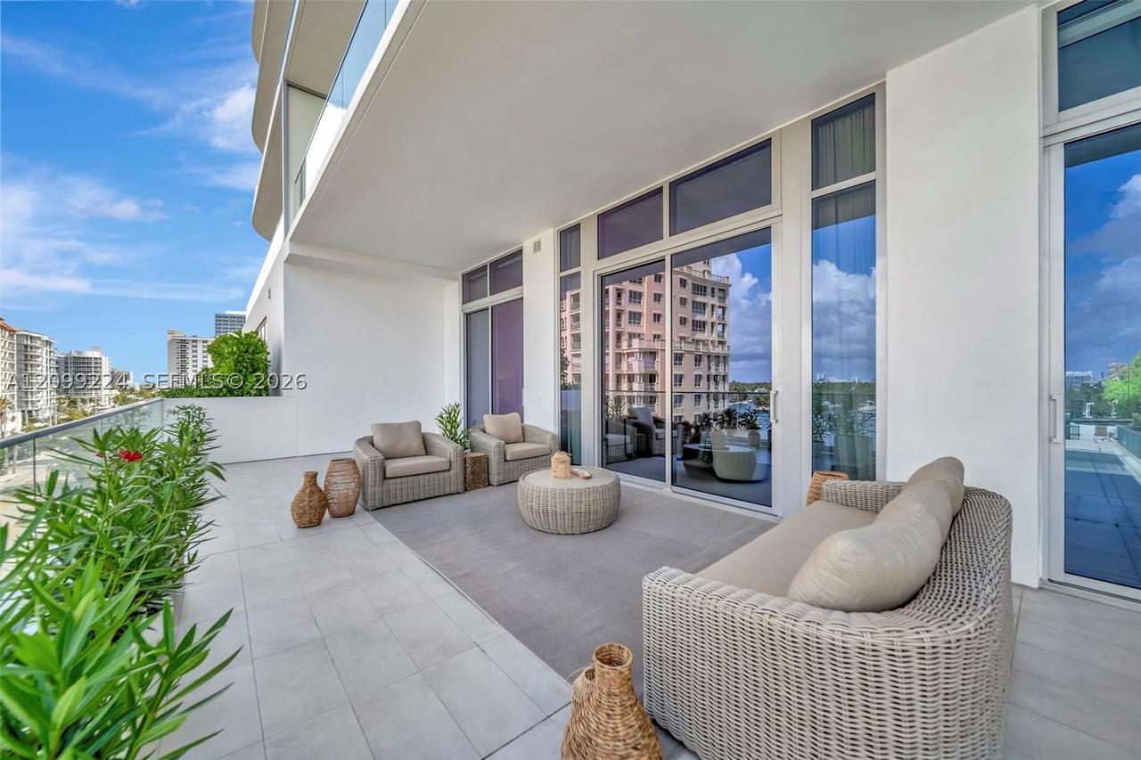 Real estate property located at 153 Seabreeze #403, Broward, Selene Oceanfront Res, Fort Lauderdale, FL