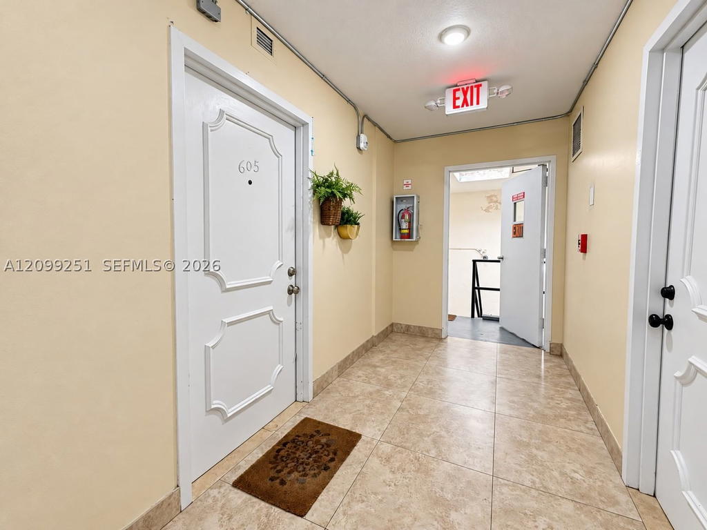 Real estate property located at 1830 Dixieanna St #605, Broward, Dixiana Condo, Hollywood, FL