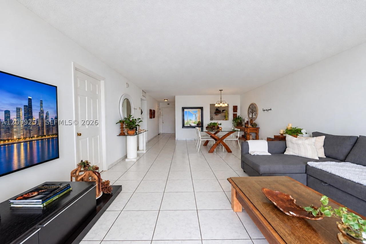Real estate property located at 1830 Dixieanna St #605, Broward, Dixiana Condo, Hollywood, FL