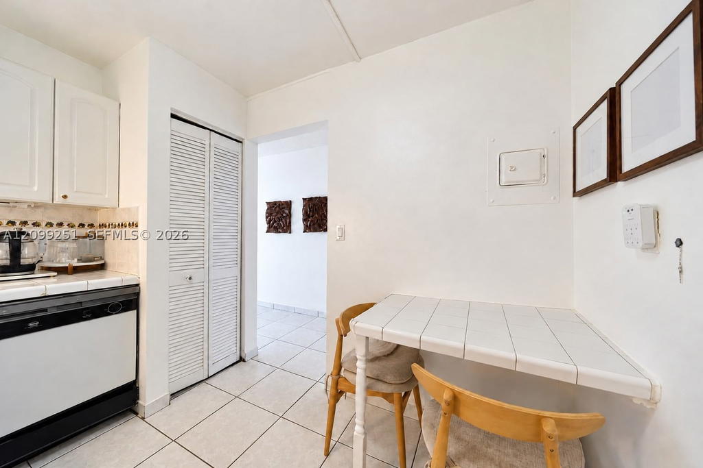 Real estate property located at 1830 Dixieanna St #605, Broward, Dixiana Condo, Hollywood, FL