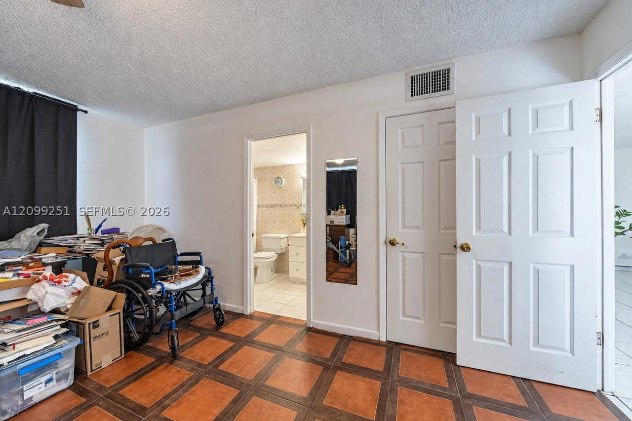 Real estate property located at 1830 Dixieanna St #605, Broward, Dixiana Condo, Hollywood, FL