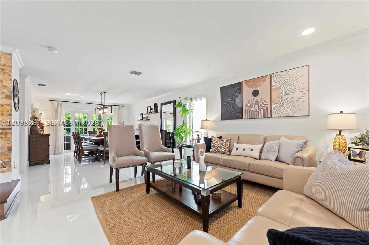 Real estate property located at 8219 163rd Ct, Miami-dade, Poinciana At Sunset Lakes, Miami, FL