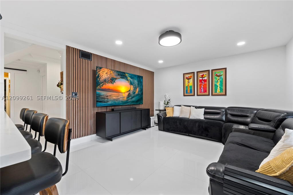Real estate property located at 8219 163rd Ct, Miami-dade, Poinciana At Sunset Lakes, Miami, FL