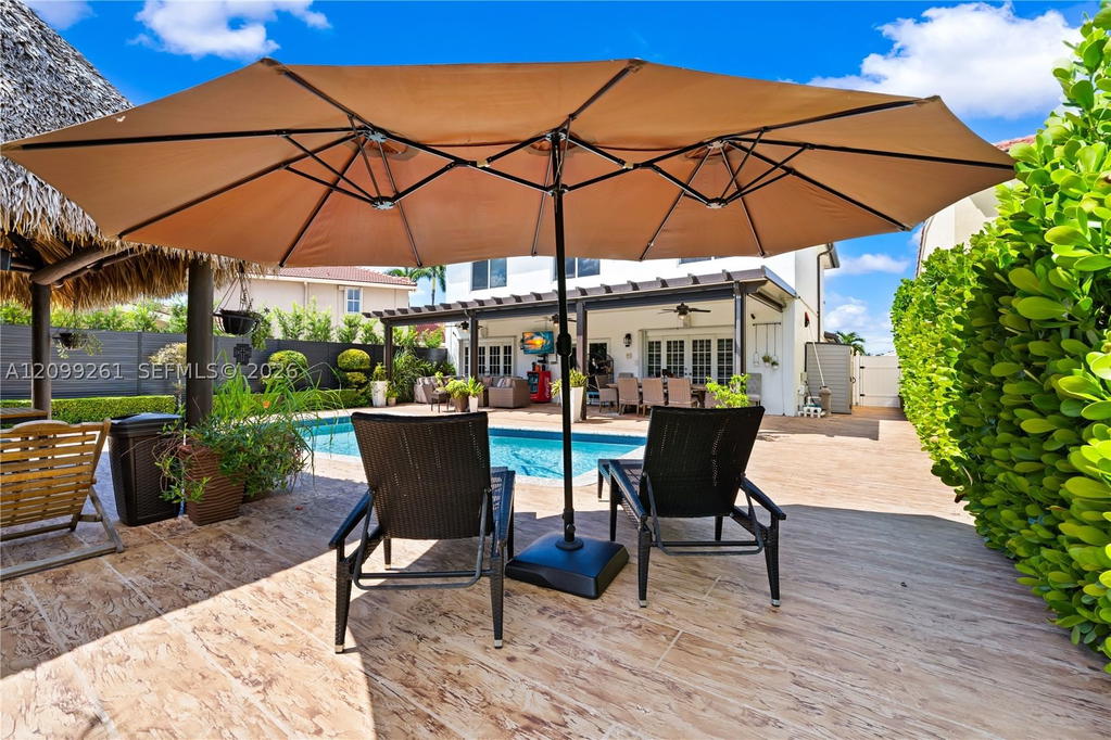 Real estate property located at 8219 163rd Ct, Miami-dade, Poinciana At Sunset Lakes, Miami, FL