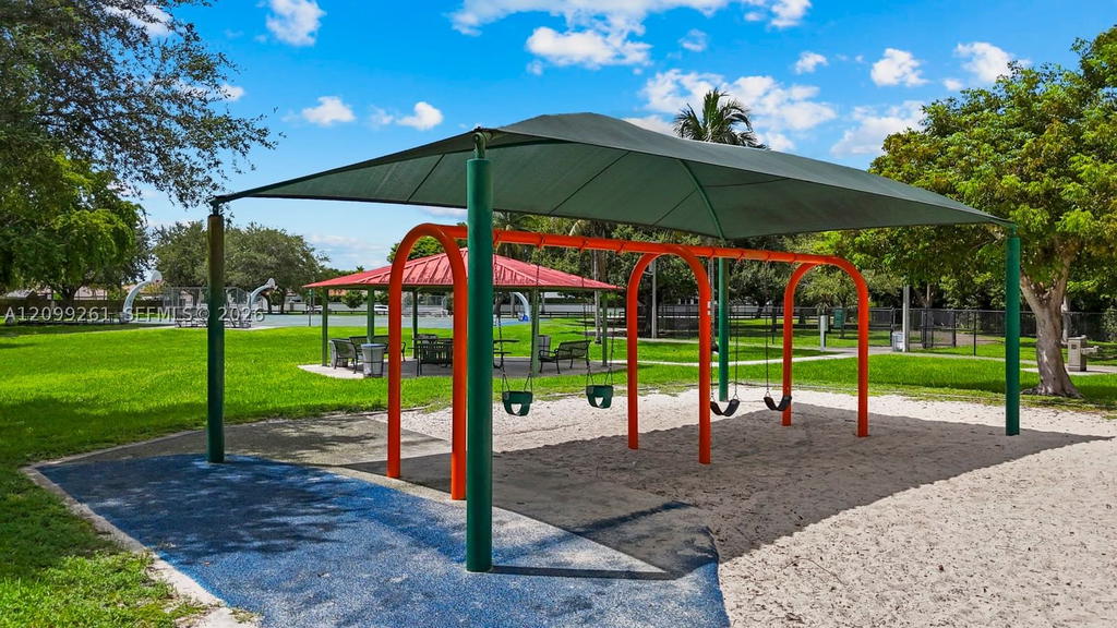 Real estate property located at 8219 163rd Ct, Miami-dade, Poinciana At Sunset Lakes, Miami, FL