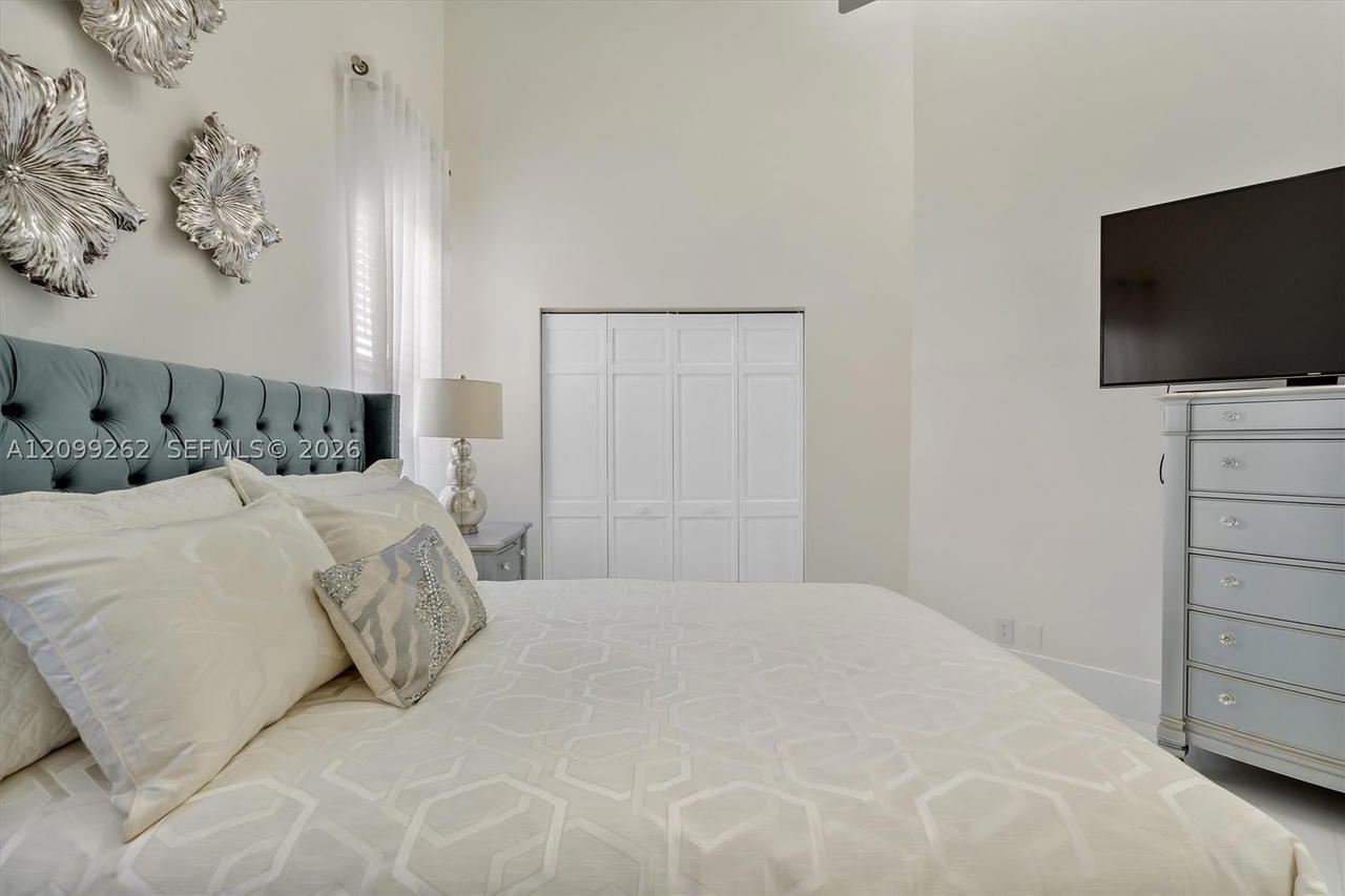 Real estate property located at 12060 10th St, Broward, Plantation Acres Estates, Plantation, FL