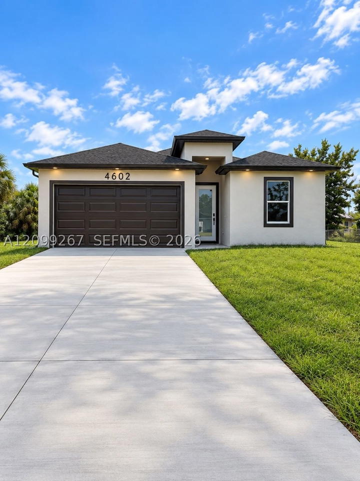 Real estate property located at 4602 Connie Ave S, Lee, Lehigh Acres, Lehigh Acres, FL