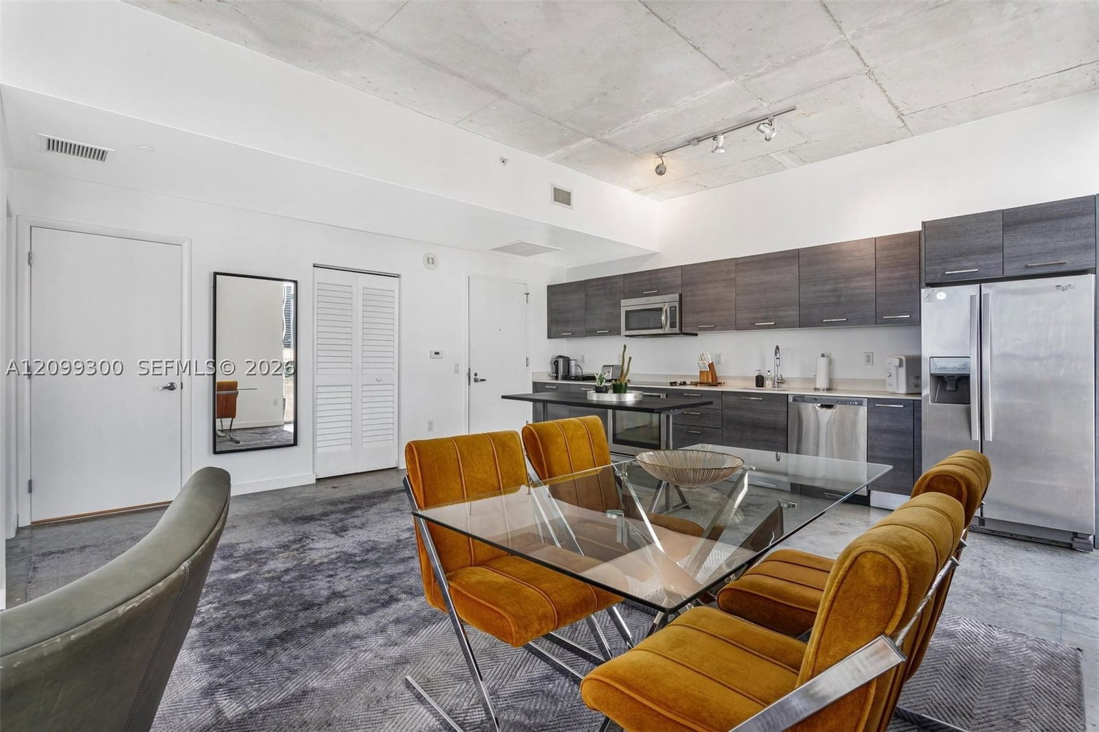 Real estate property located at 151 1st St #2102, Miami-dade, Centro Condo, Miami, FL