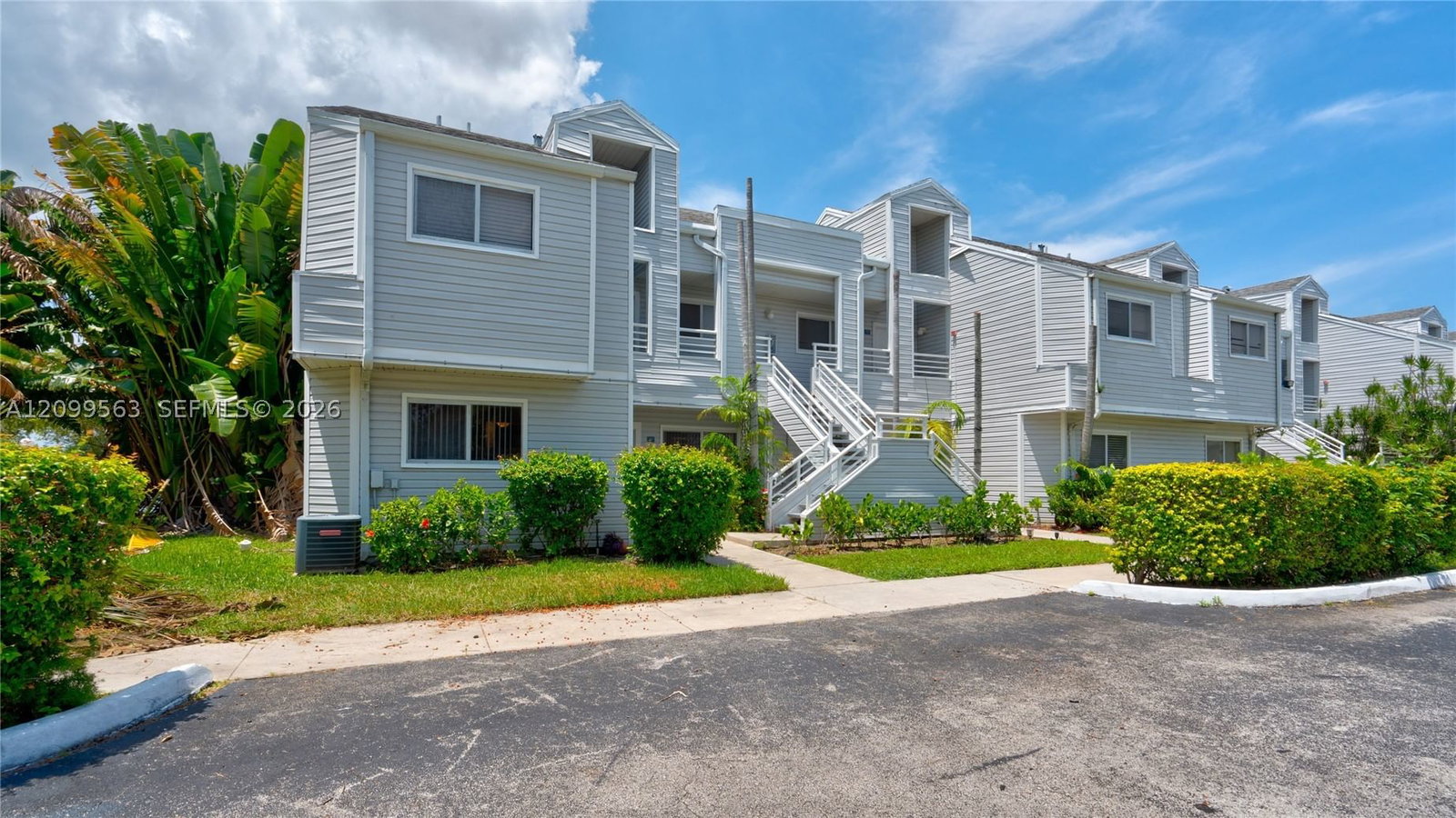 Real estate property located at 3409 44th St #101, Broward, Summer Lake, Oakland Park, FL