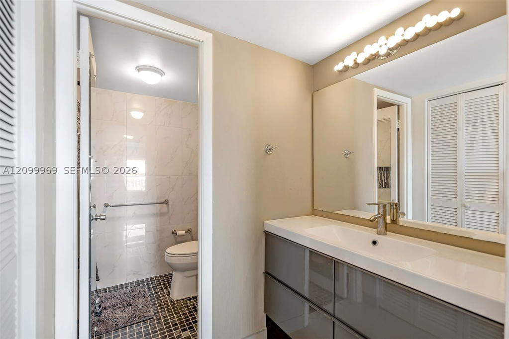 Real estate property located at 1410 Ocean Dr #1105, Broward, Trafalgar Towers Two, Hollywood, FL