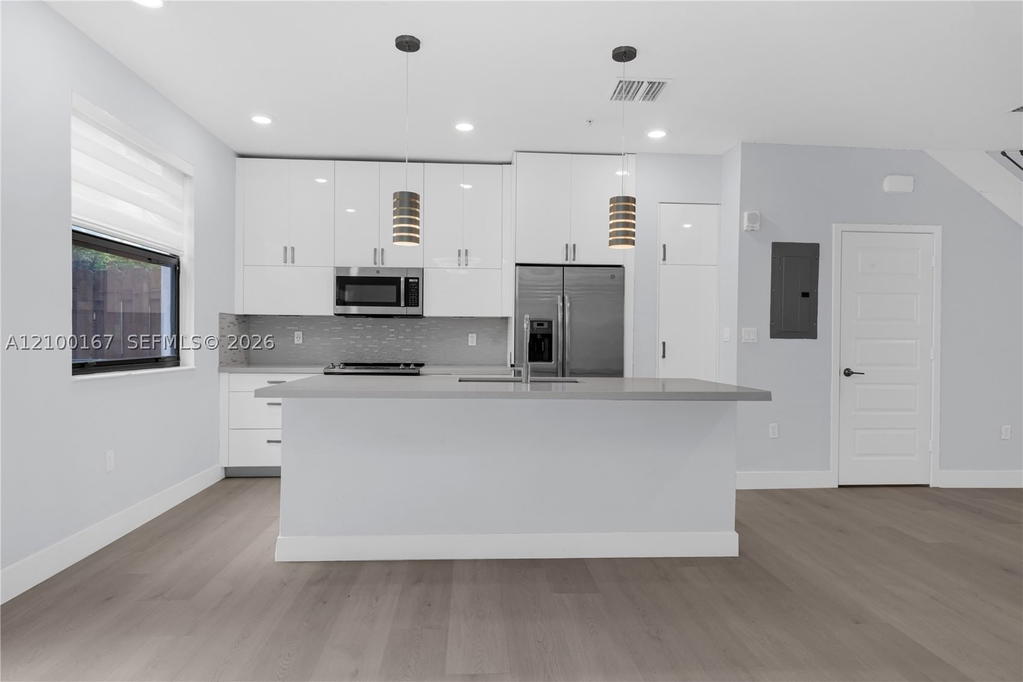 Real estate property located at 10413 82nd St #3, Miami-dade, Highland At Park Central, Doral, FL