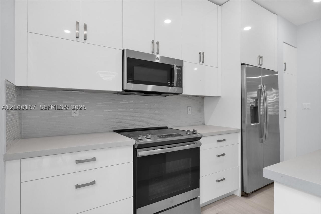 Real estate property located at 10413 82nd St #3, Miami-dade, Highland At Park Central, Doral, FL