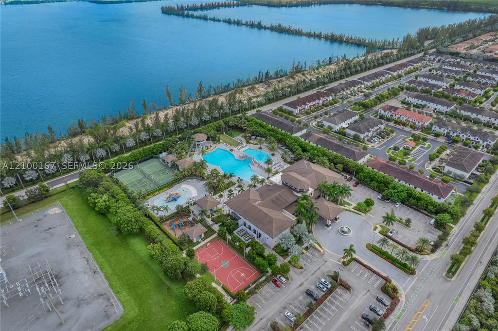 Real estate property located at 10413 82nd St #3, Miami-dade, Highland At Park Central, Doral, FL