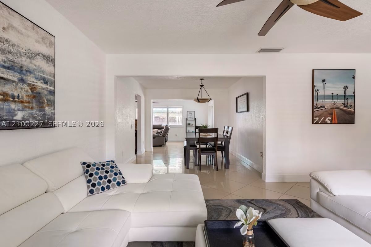 Real estate property located at 10911 Taft St, Broward, Pembroke Lakes Sec 2, Pembroke Pines, FL