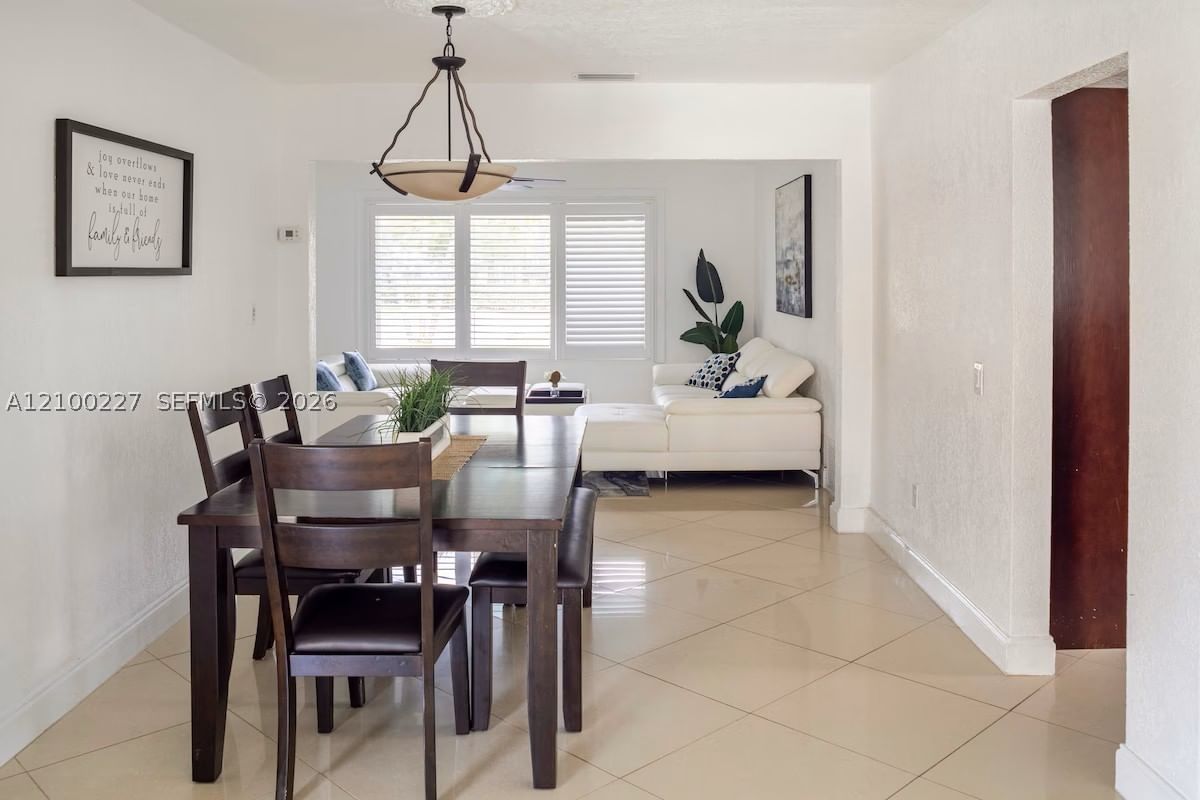 Real estate property located at 10911 Taft St, Broward, Pembroke Lakes Sec 2, Pembroke Pines, FL