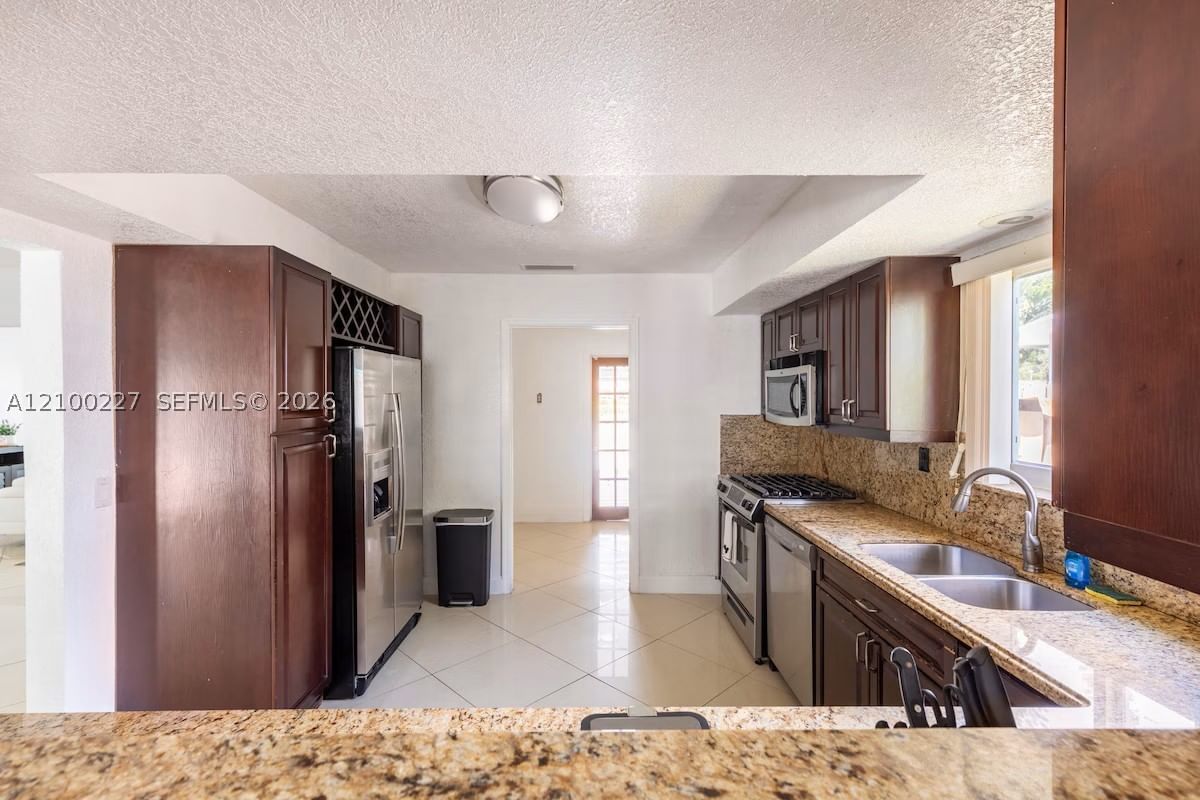Real estate property located at 10911 Taft St, Broward, Pembroke Lakes Sec 2, Pembroke Pines, FL