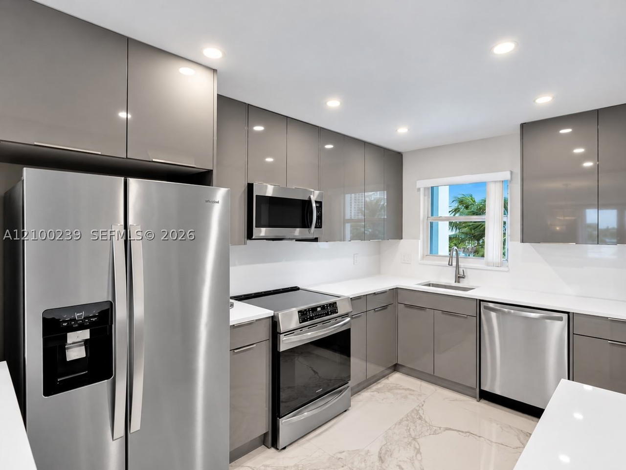 Real estate property located at 511 Bayshore Dr #310, Broward, Bayshore Towers, Fort Lauderdale, FL