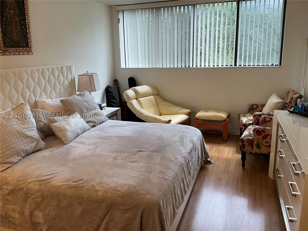 Real estate property located at 9735 52nd St #305, Miami-dade, Doral Oaks Condo #1, Doral, FL