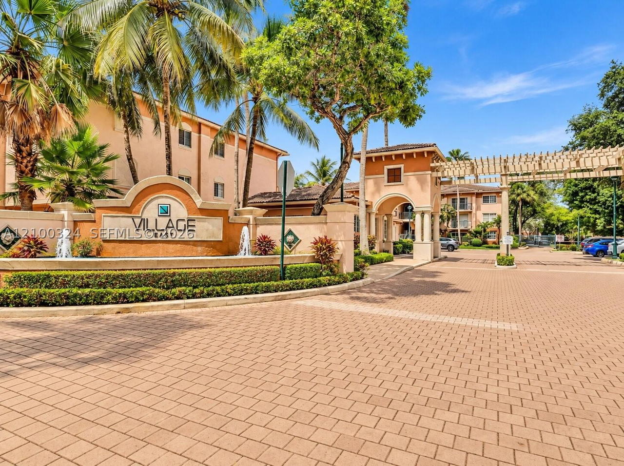 Real estate property located at 2009 10th Ave #302, Broward, Village East Condo, Fort Lauderdale, FL