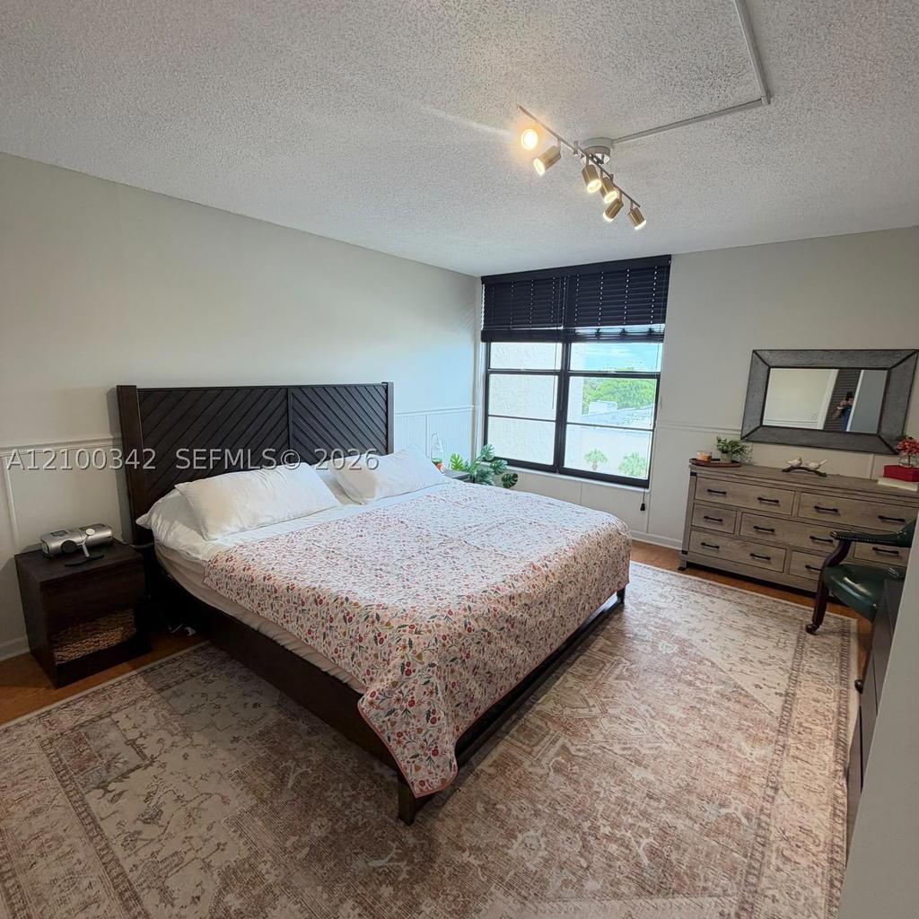 Real estate property located at 17 Royal Palm Way #6040, Palm Beach, Boca Bayou Condo, Boca Raton, FL