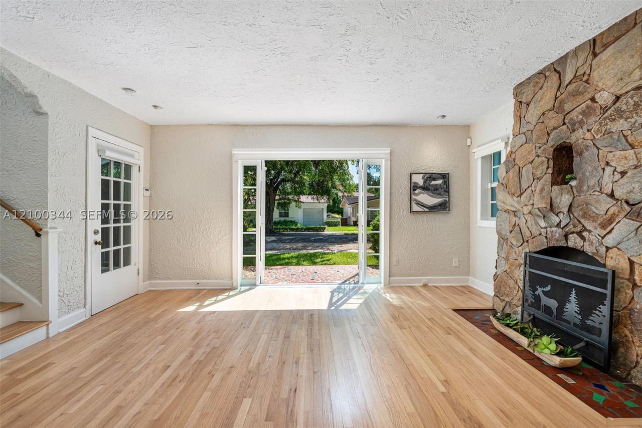 Real estate property located at 1209 La Mancha Ave, Miami-dade, Coral Gables Granada Sec, Coral Gables, FL