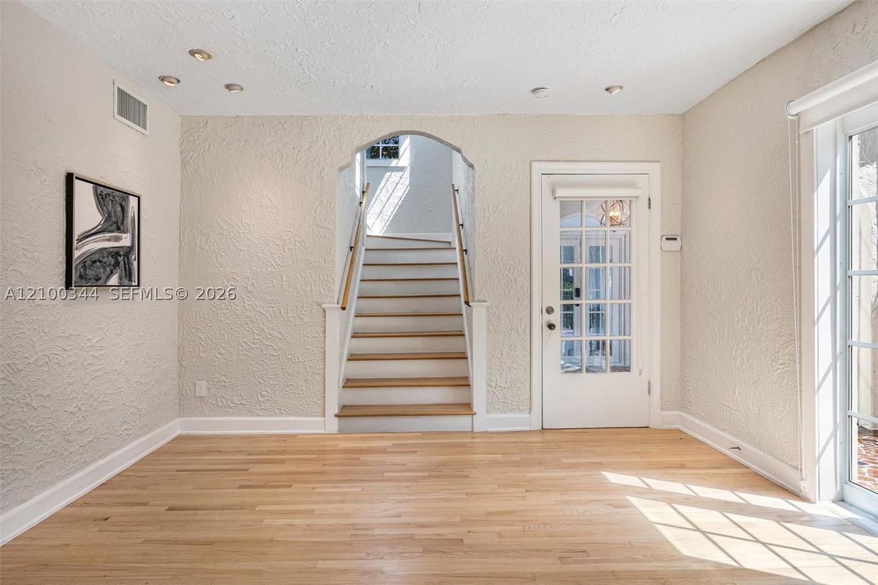 Real estate property located at 1209 La Mancha Ave, Miami-dade, Coral Gables Granada Sec, Coral Gables, FL