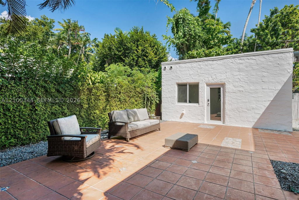Real estate property located at 1209 La Mancha Ave, Miami-dade, Coral Gables Granada Sec, Coral Gables, FL