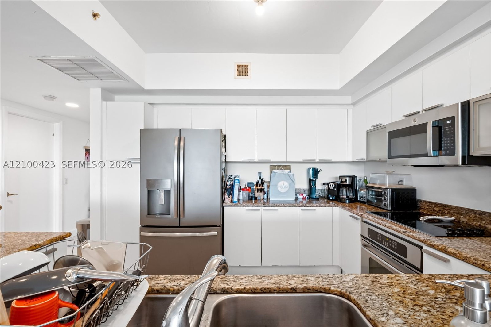 Real estate property located at 15051 Royal Oaks Ln #402, Miami-dade, The Oaks I Condo, North Miami, FL