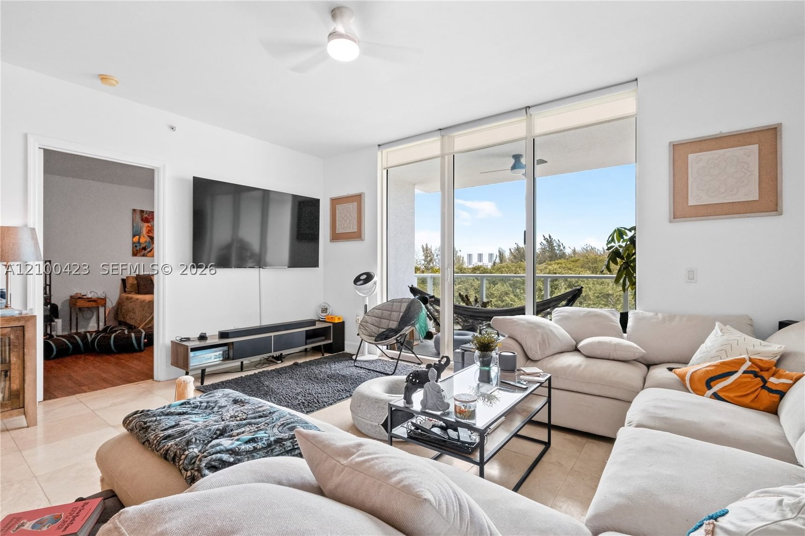 Real estate property located at 15051 Royal Oaks Ln #402, Miami-dade, The Oaks I Condo, North Miami, FL