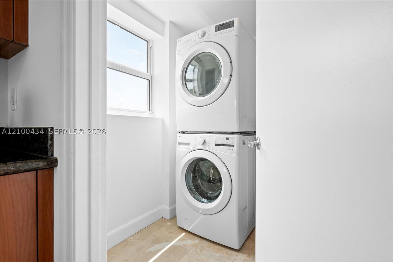 Real estate property located at 14951 Royal Oaks Ln #709, Miami-dade, The Oaks I Condo, North Miami, FL