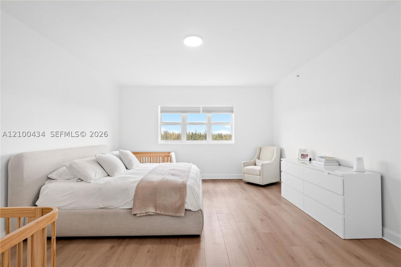 Real estate property located at 14951 Royal Oaks Ln #709, Miami-dade, The Oaks I Condo, North Miami, FL
