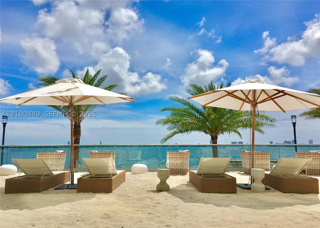 Real estate property located at 2900 7th Ave #4009, Miami-dade, Biscayne Beach Condo, Miami, FL