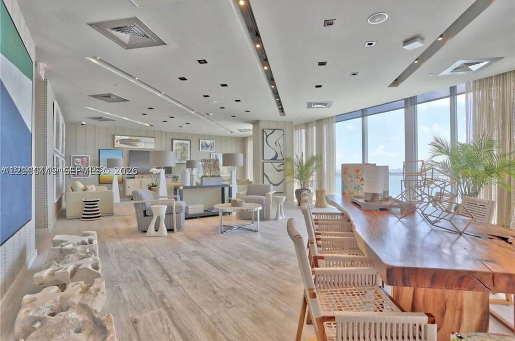 Real estate property located at 2900 7th Ave #4009, Miami-dade, Biscayne Beach Condo, Miami, FL