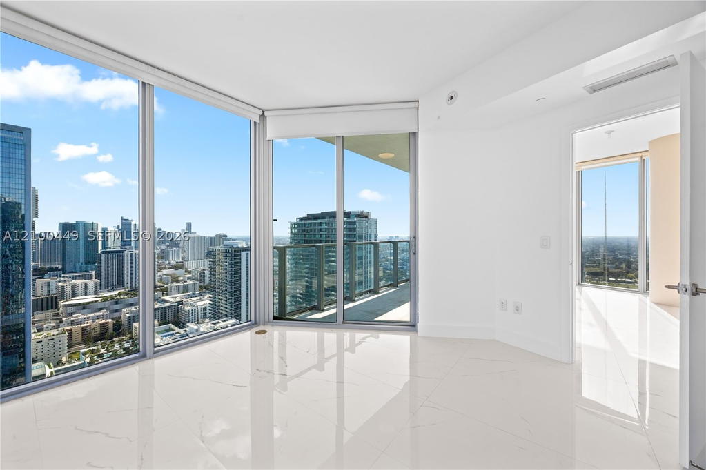 Real estate property located at 2900 7th Ave #4009, Miami-dade, Biscayne Beach Condo, Miami, FL