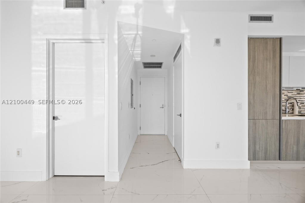Real estate property located at 2900 7th Ave #4009, Miami-dade, Biscayne Beach Condo, Miami, FL