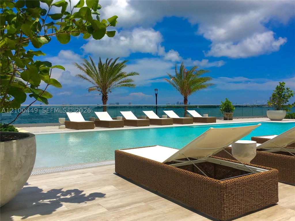 Real estate property located at 2900 7th Ave #4009, Miami-dade, Biscayne Beach Condo, Miami, FL