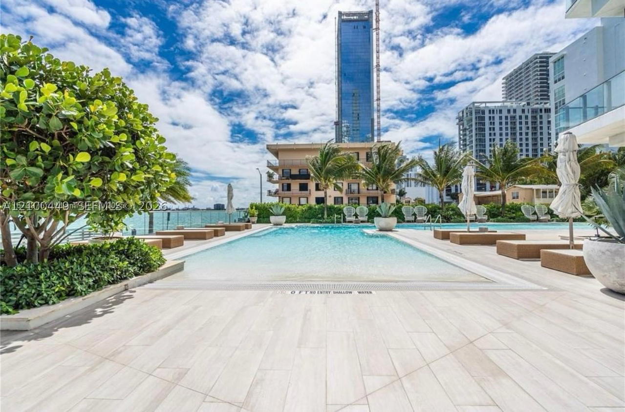 Real estate property located at 2900 7th Ave #4009, Miami-dade, Biscayne Beach Condo, Miami, FL