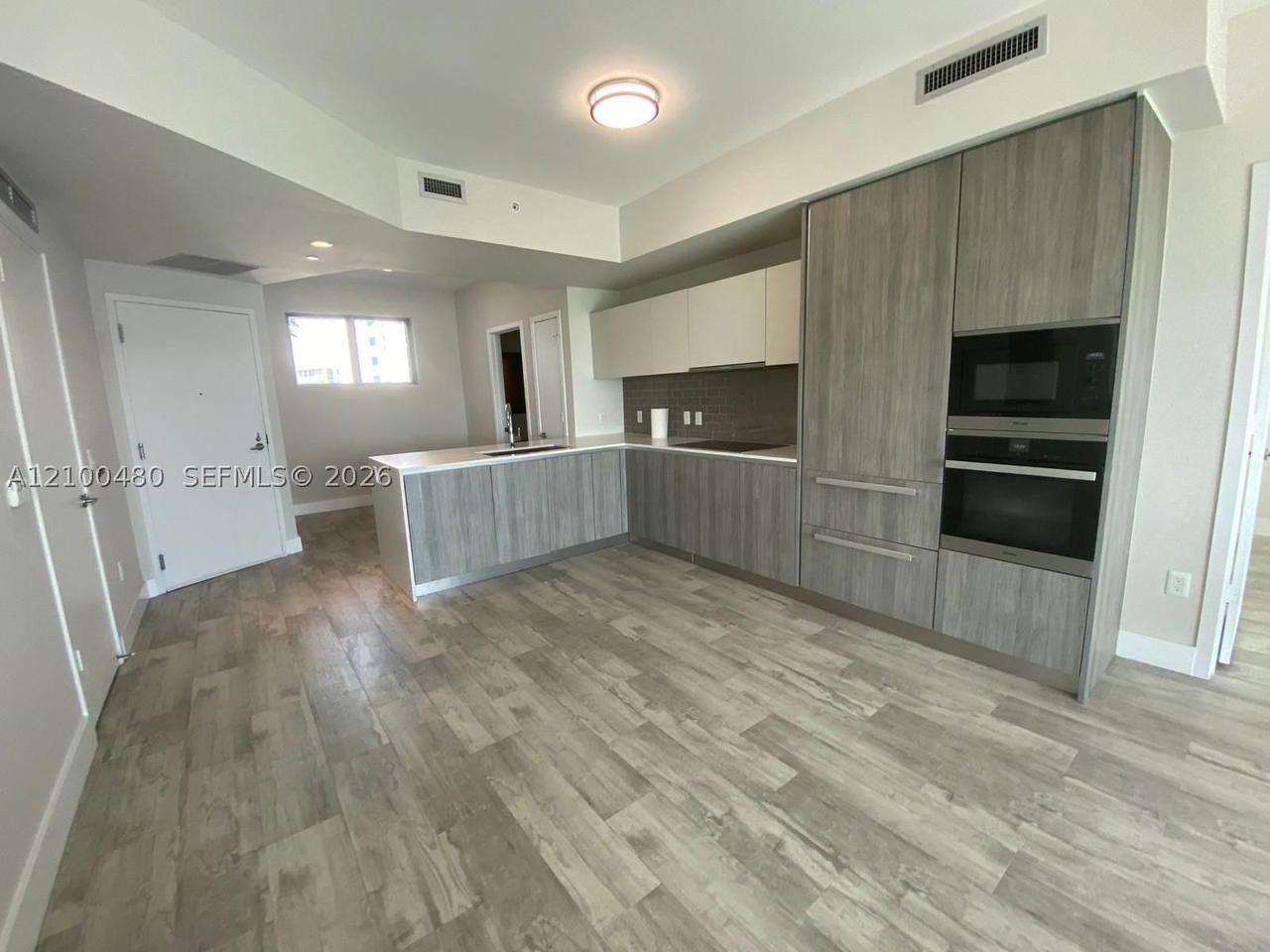 Real estate property located at 2900 7th Ave #705, Miami-dade, Biscayne Beach Condo, Miami, FL