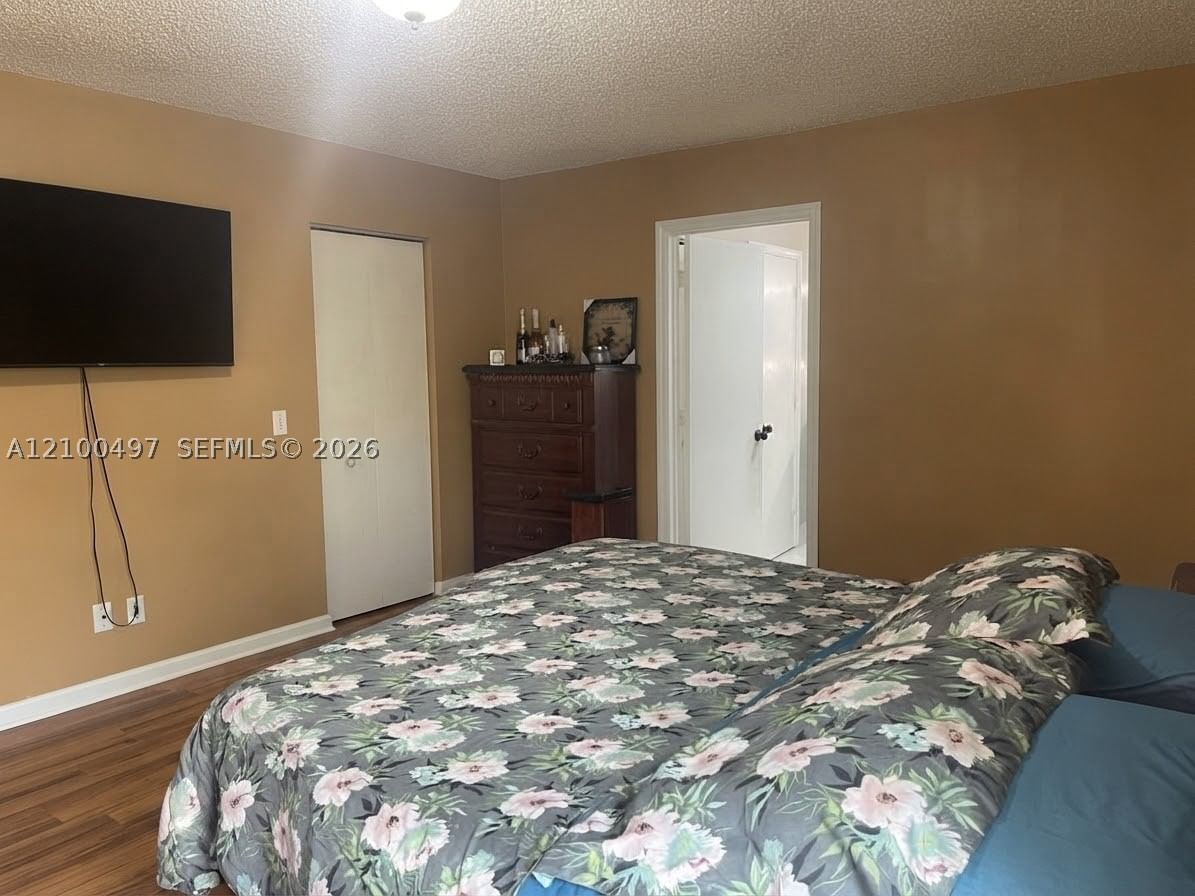 Real estate property located at 2400 106th Ave, Broward, Centex-replat Of A Portio, Miramar, FL