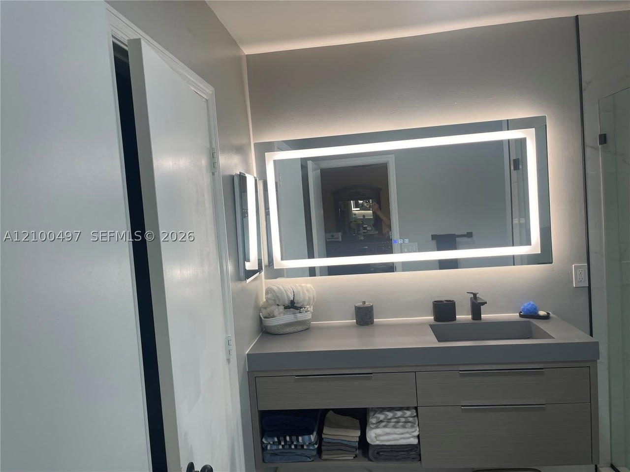 Real estate property located at 2400 106th Ave, Broward, Centex-replat Of A Portio, Miramar, FL