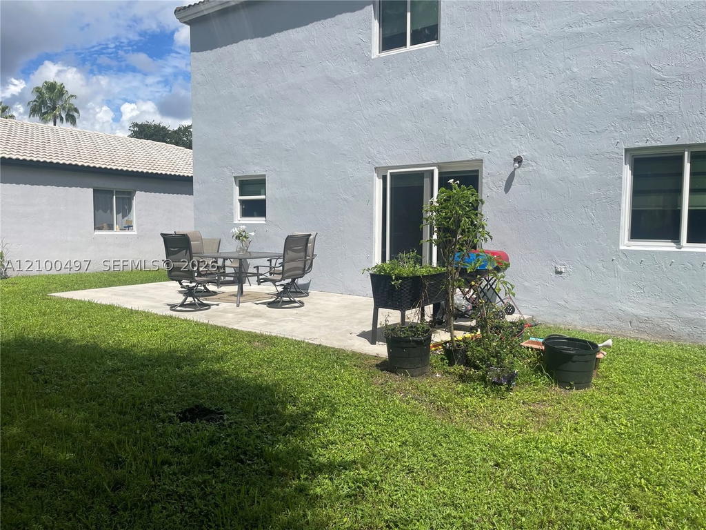 Real estate property located at 2400 106th Ave, Broward, Centex-replat Of A Portio, Miramar, FL