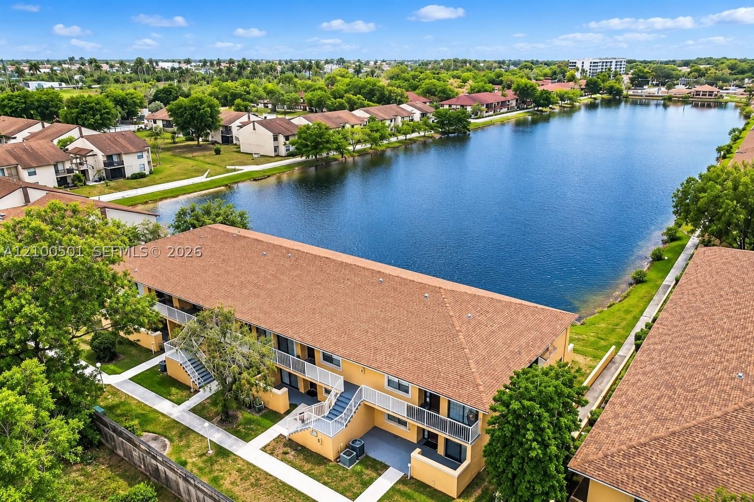 Real estate property located at 400 214 st #104-22, Miami-dade, Misty Lake Condo, Miami Gardens, FL
