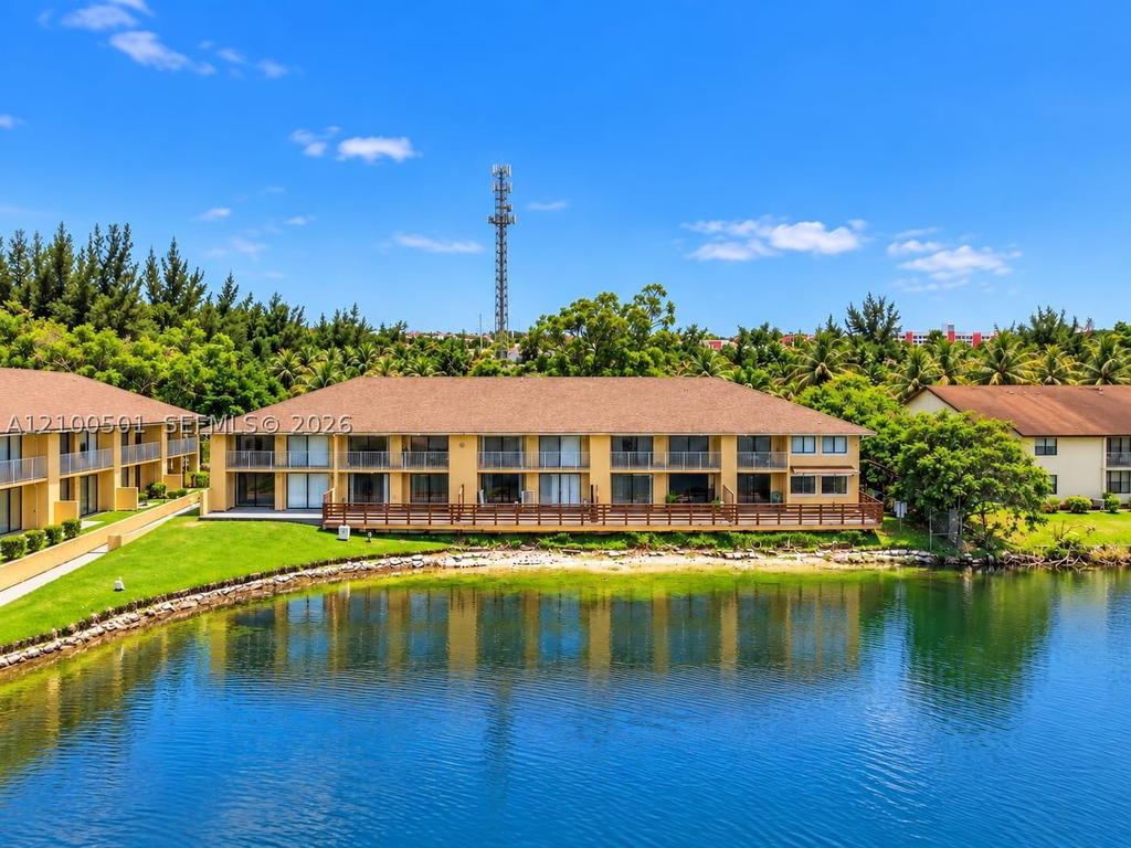 Real estate property located at 400 214 st #104-22, Miami-dade, Misty Lake Condo, Miami Gardens, FL
