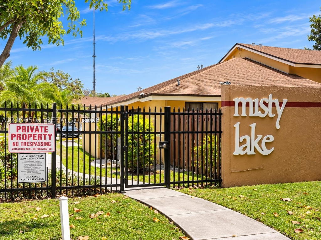 Real estate property located at 400 214 st #104-22, Miami-dade, Misty Lake Condo, Miami Gardens, FL