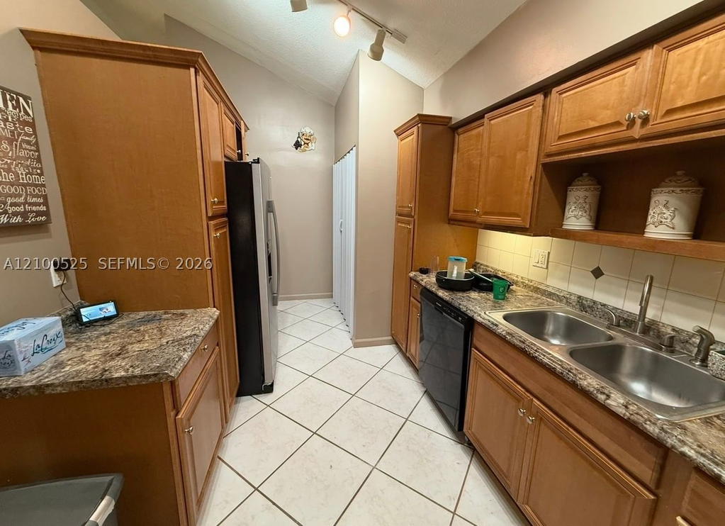 Real estate property located at 2237 Nova Village Dr, Broward, Newmans Survey Sub No 1 &, Davie, FL