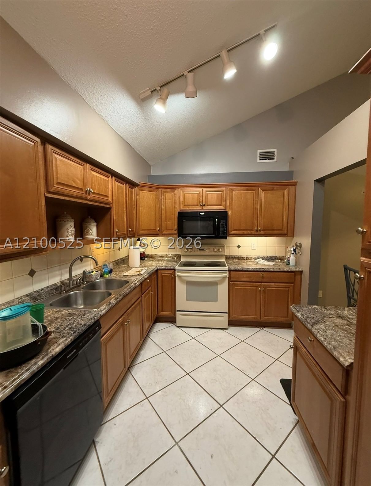 Real estate property located at 2237 Nova Village Dr, Broward, Newmans Survey Sub No 1 &, Davie, FL