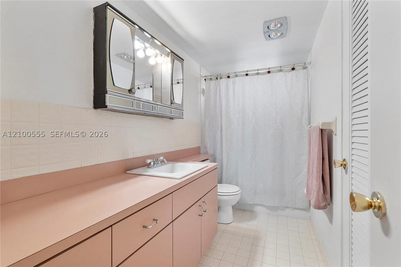 Real estate property located at 4800 Hillcrest Ln #503-504, Broward, Hillcrest, Hollywood, FL