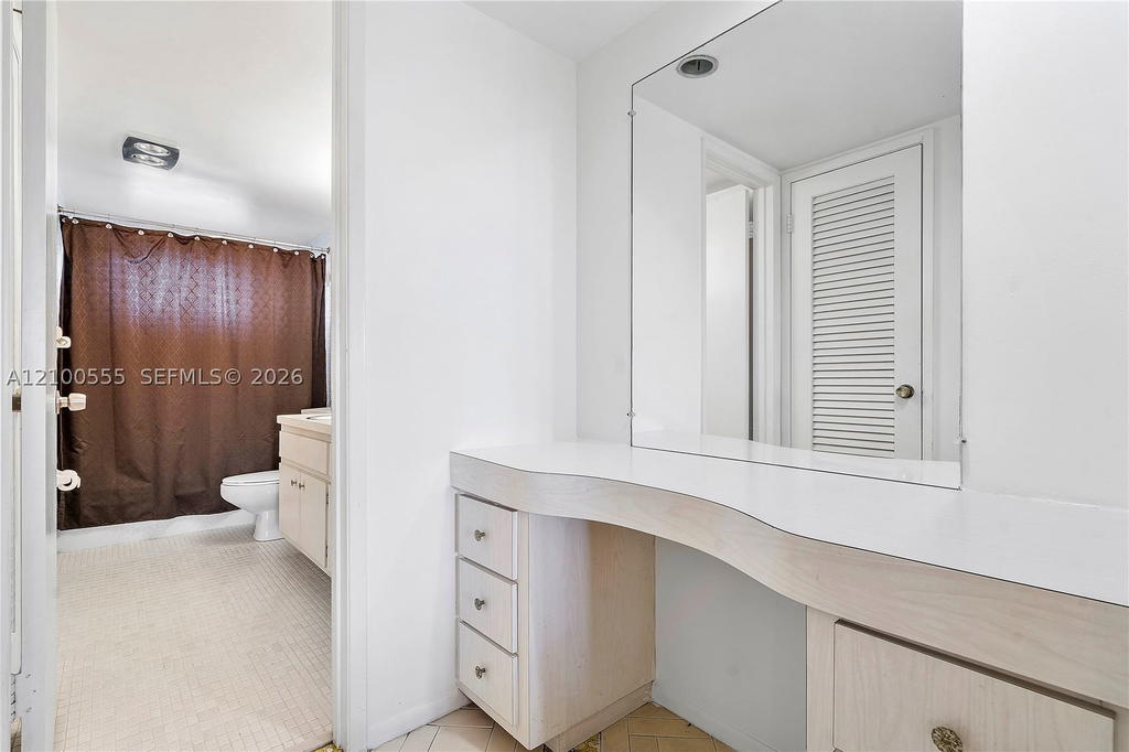 Real estate property located at 4800 Hillcrest Ln #503-504, Broward, Hillcrest, Hollywood, FL