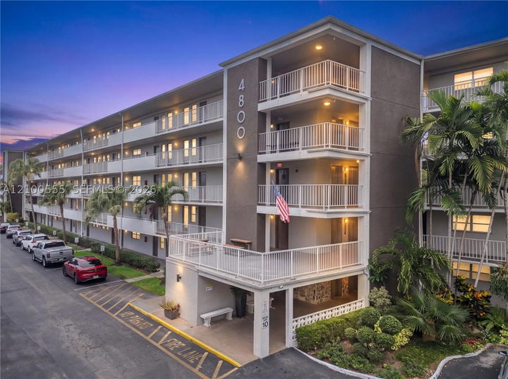 Real estate property located at 4800 Hillcrest Ln #503-504, Broward, Hillcrest, Hollywood, FL